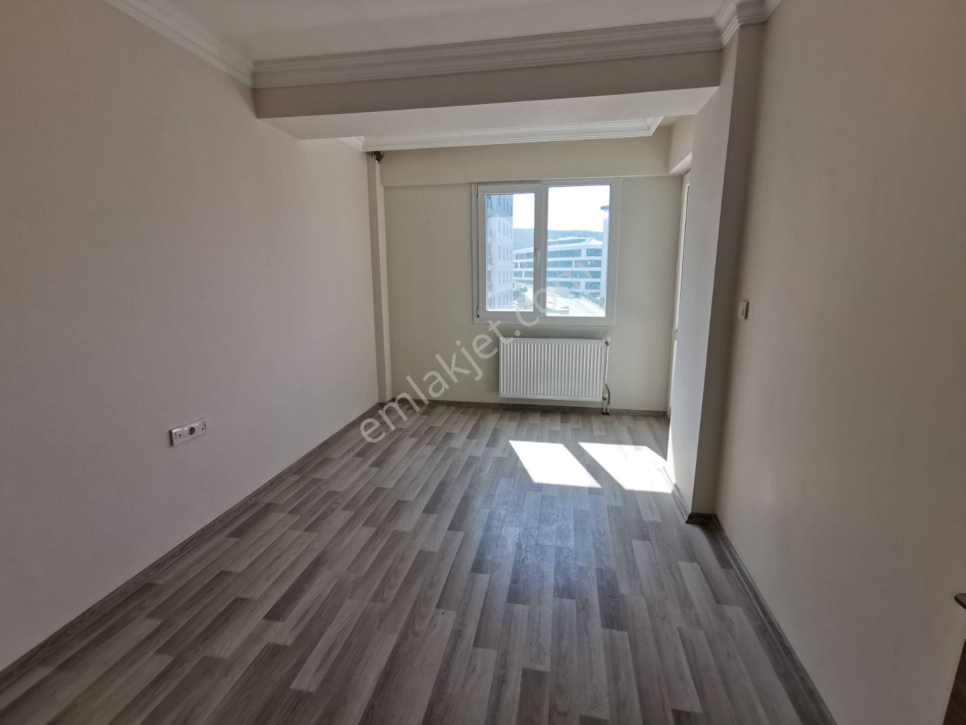 Bülent Ateşci'den Ata Konutlarında B Blokta Çatı Dubleks Daire - Görsel 4