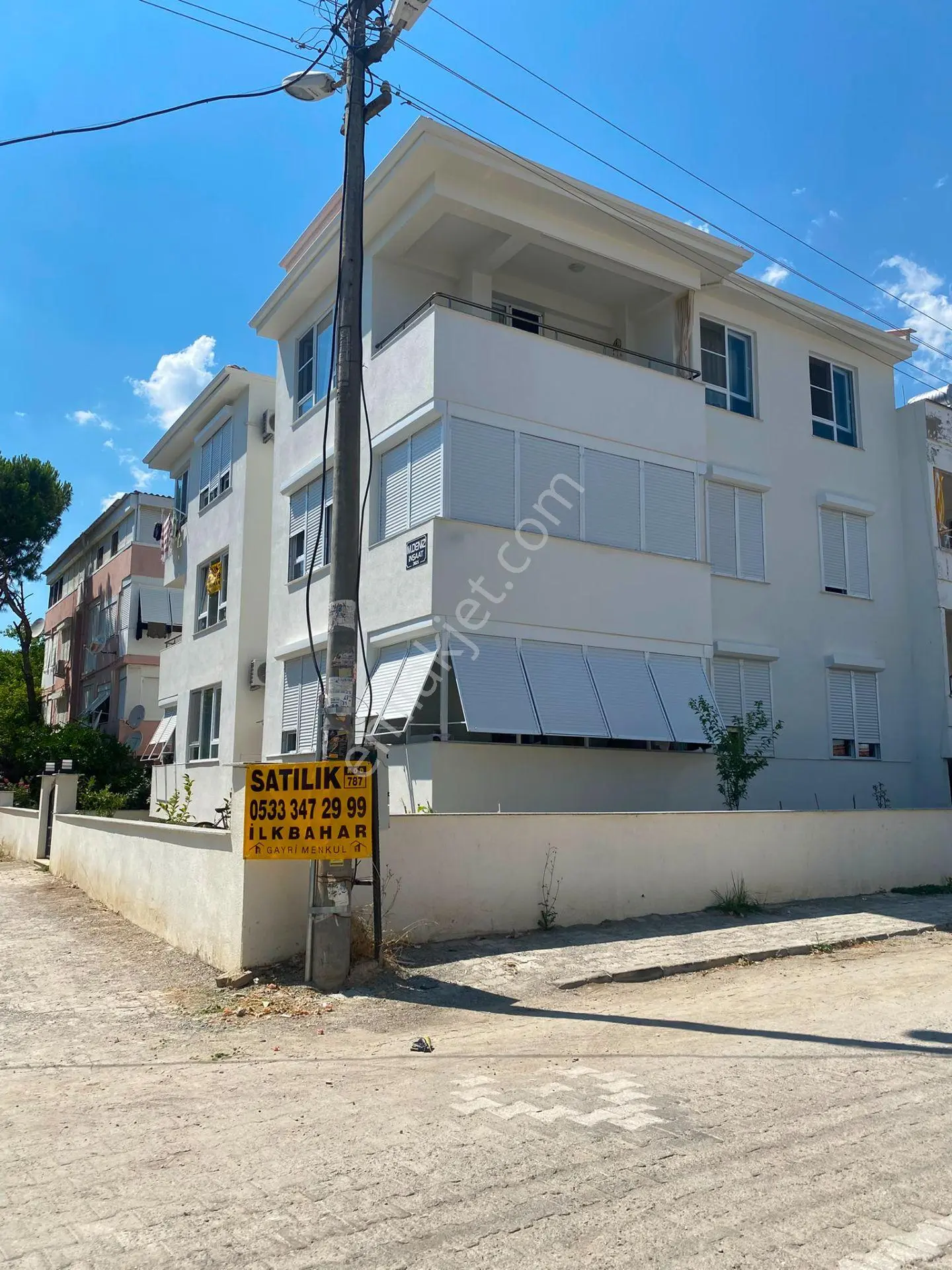 Altınoluk Yağcılar'da Denize 100 Metre Sıfır Yerden Isıtmalı 2+1 Fırsat Daire - Görsel 40