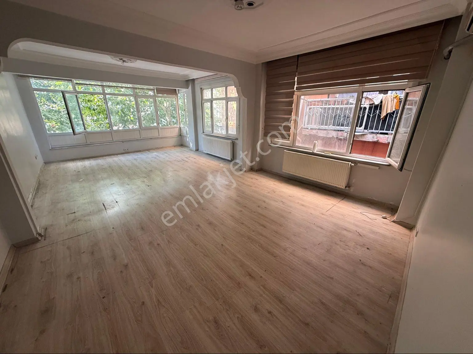 Şirinevler Fetih Caddesi Üzerinde 2+1 Kiralık Ofis