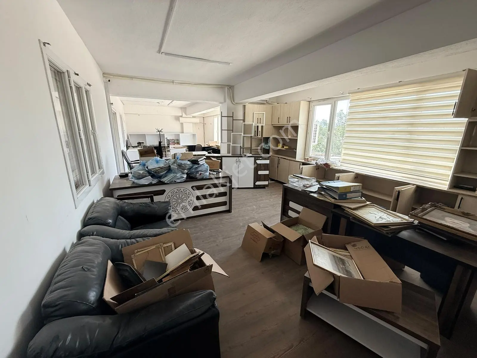 Sarnıç Ege Caddesi Üzerinde Köşe Konumlu Kiralık Fabrika - Görsel 2