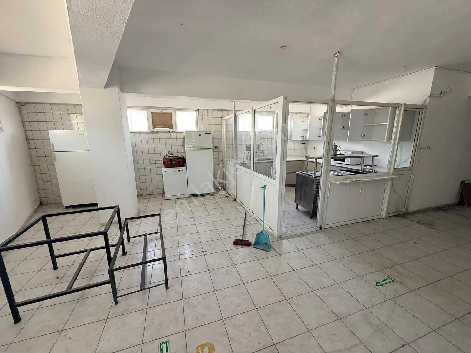 Sarnıç Ege Caddesi Üzerinde Köşe Konumlu Kiralık Fabrika - Görsel 5