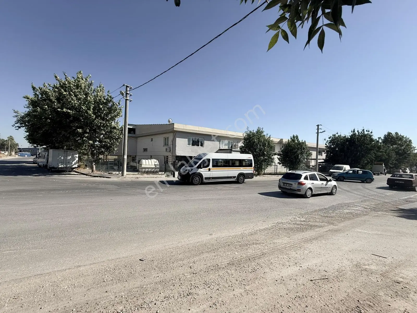 Sarnıç Ege Caddesi Üzerinde Köşe Konumlu Kiralık Fabrika - Görsel 3