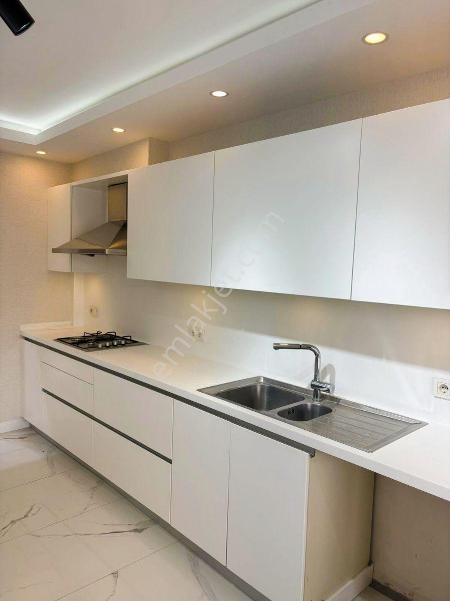 Gop Bayraktar'da Site İçi | Manzaralı | 4+1 | 200m2 | Yenilenmiş - Görsel 14