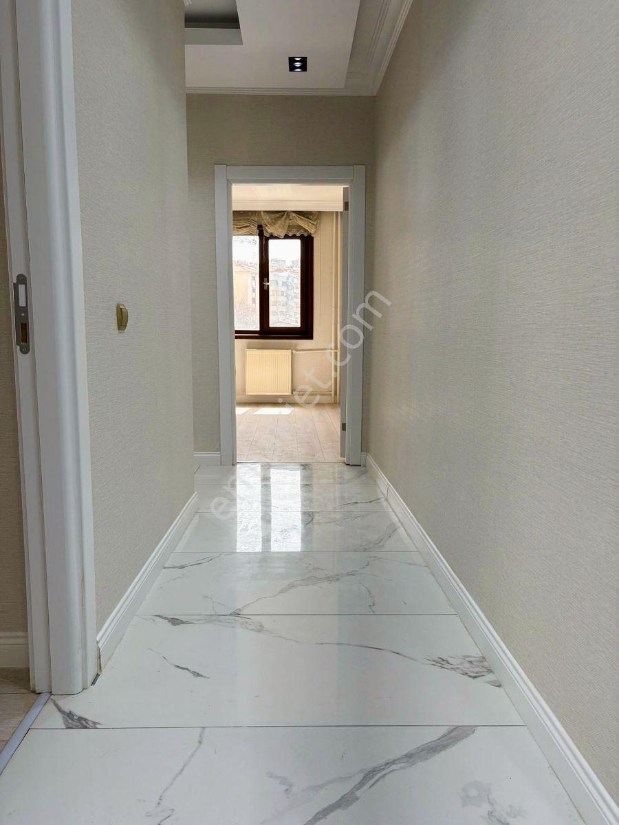 Gop Bayraktar'da Site İçi | Manzaralı | 4+1 | 200m2 | Yenilenmiş - Görsel 23