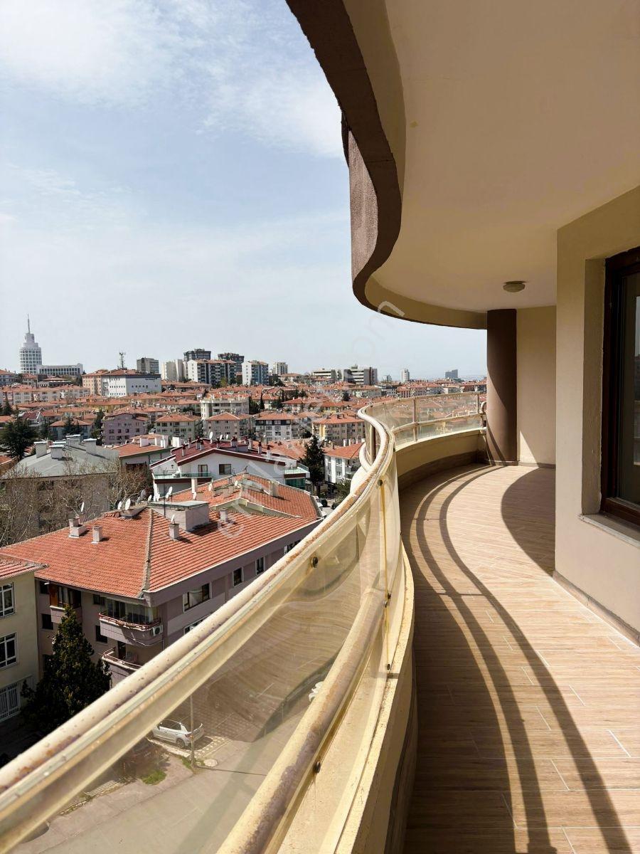 Gop Bayraktar'da Site İçi | Manzaralı | 4+1 | 200m2 | Yenilenmiş - Görsel 27