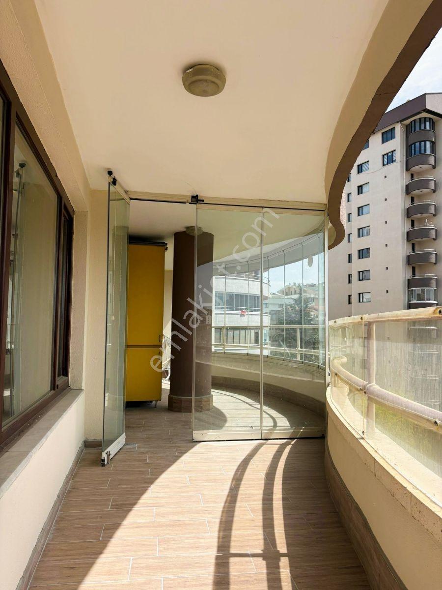 Gop Bayraktar'da Site İçi | Manzaralı | 4+1 | 200m2 | Yenilenmiş - Görsel 37