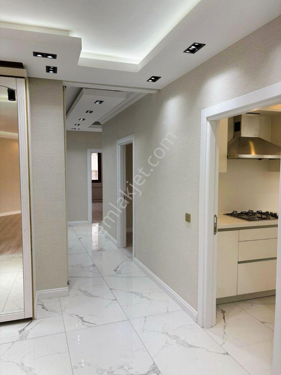 Gop Bayraktar'da Site İçi | Manzaralı | 4+1 | 200m2 | Yenilenmiş - Görsel 13