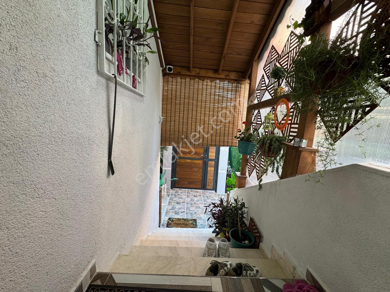 Kumburgaz'da Deniz Manzaralı 4 Katlı 7+2 Lüks Akıllı Villa - Görsel 10