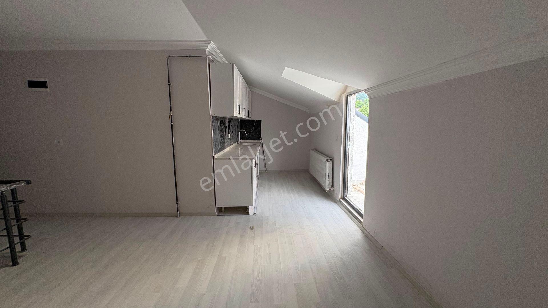 Roma'dan Yeniceköy Mahallesi' Nde Kiralık Dublex Daire - Görsel 12