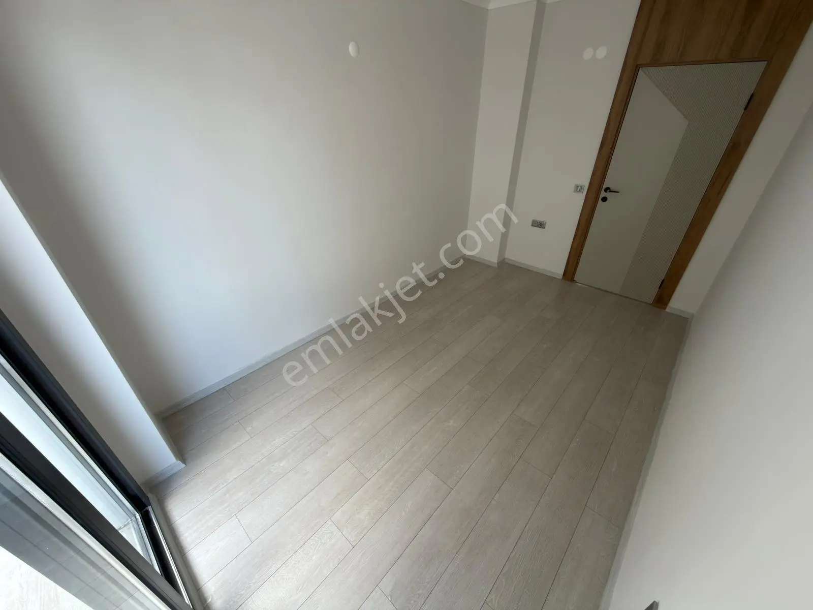 Referans'tan Altınkum'da Denize 50 Mt Yerden Isıtmalı Şık Tasarımlı 3+1 Daire - Görsel 19
