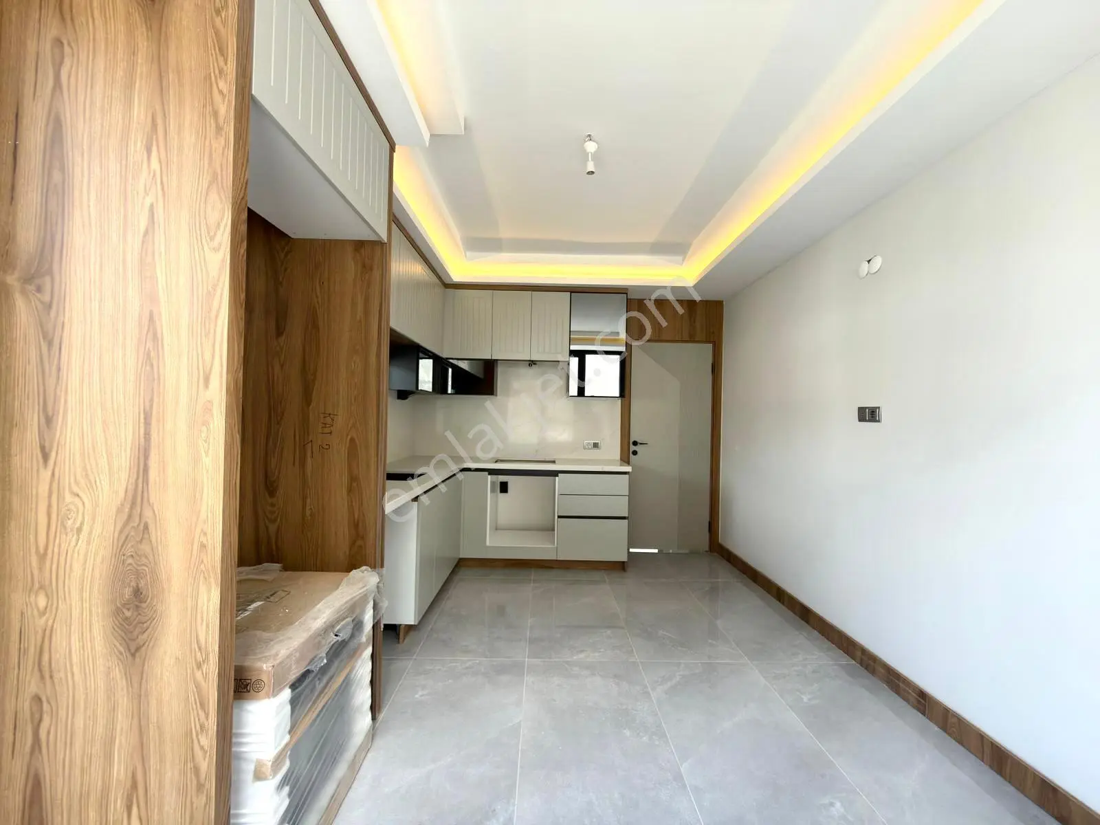 Referans'tan Altınkum'da Denize 50 Mt Yerden Isıtmalı Şık Tasarımlı 3+1 Daire - Görsel 22