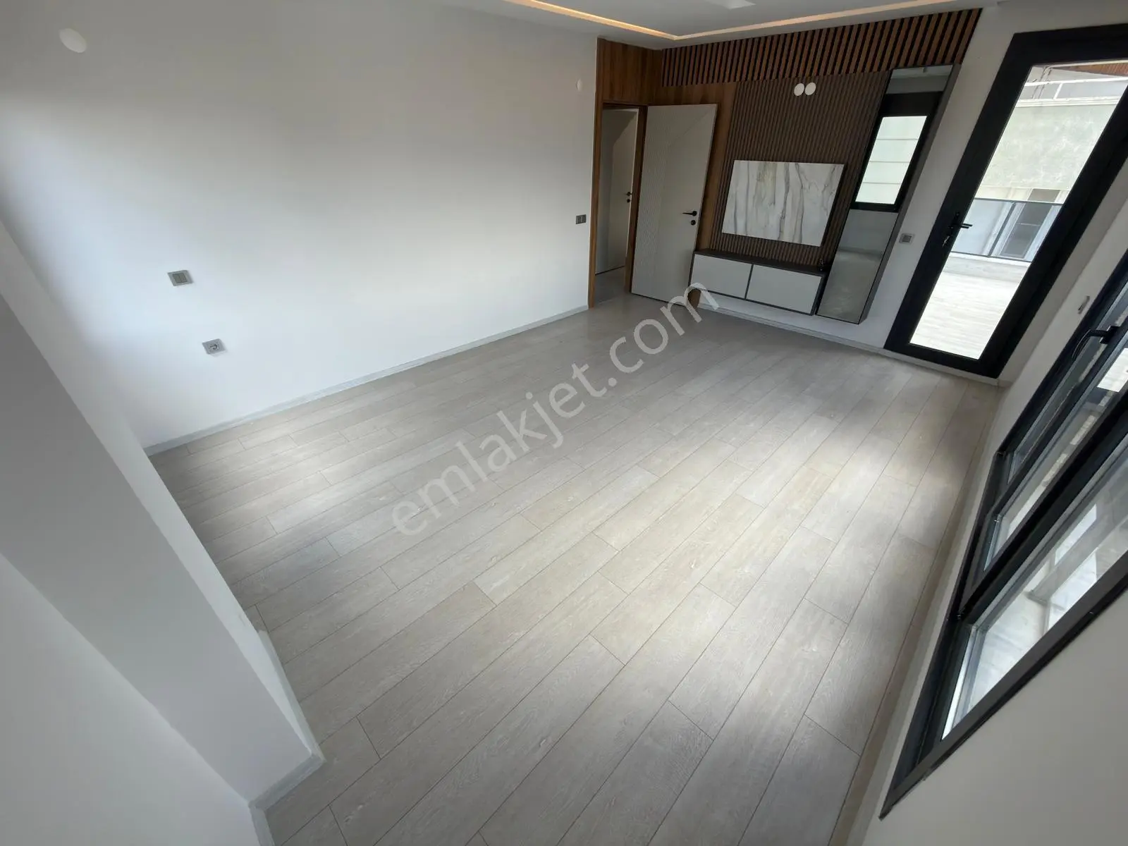 Referans'tan Altınkum'da Denize 50 Mt Yerden Isıtmalı Şık Tasarımlı 3+1 Daire - Görsel 23