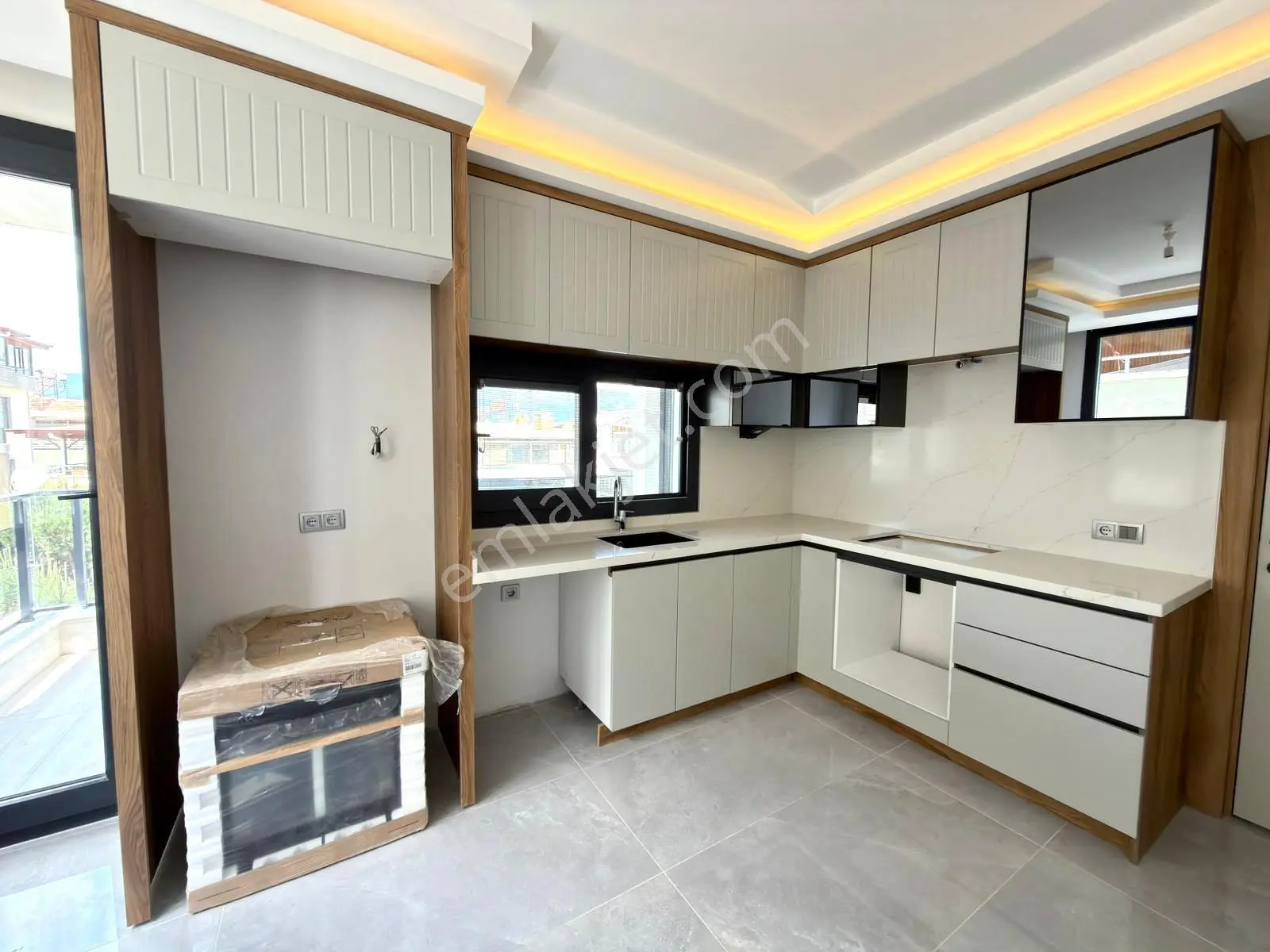 Referans'tan Altınkum'da Denize 50 Mt Yerden Isıtmalı Şık Tasarımlı 3+1 Daire - Görsel 28
