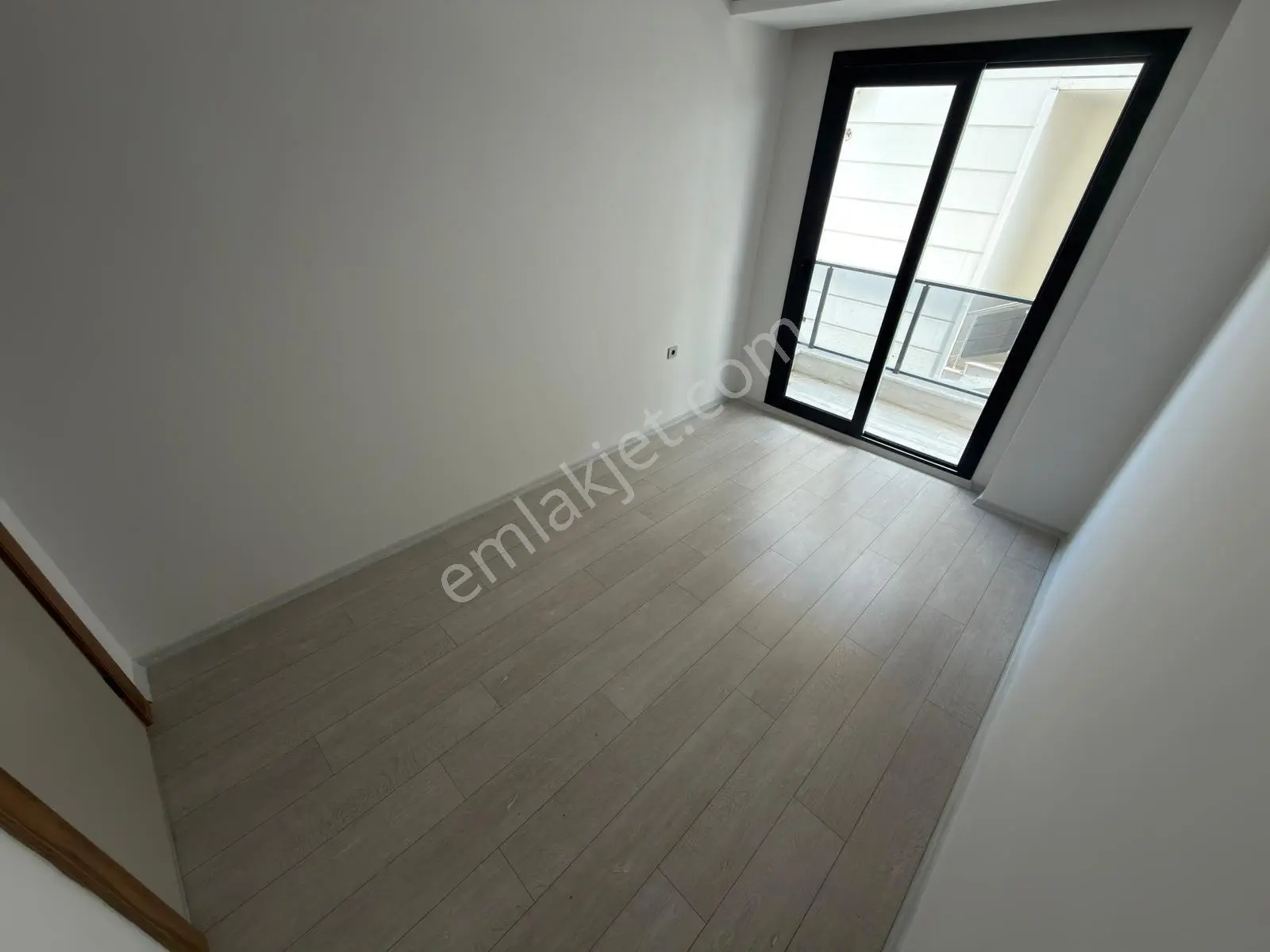 Referans'tan Altınkum'da Denize 50 Mt Yerden Isıtmalı Şık Tasarımlı 3+1 Daire - Görsel 25