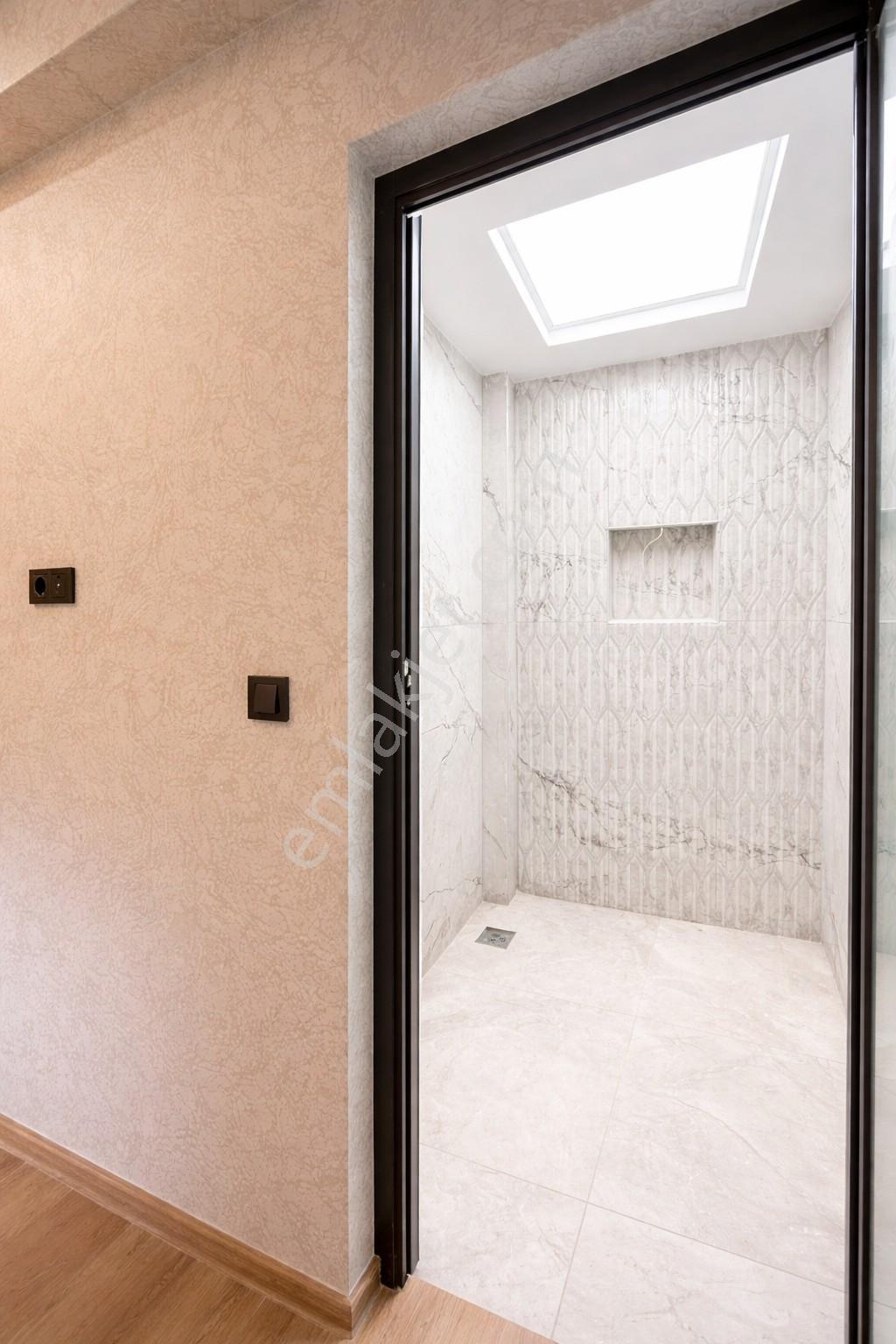 Göktürk'te Akıllı Panjurlu Cam Balkonlu 115 M² Takasa Açık 2.5+1 - Görsel 33