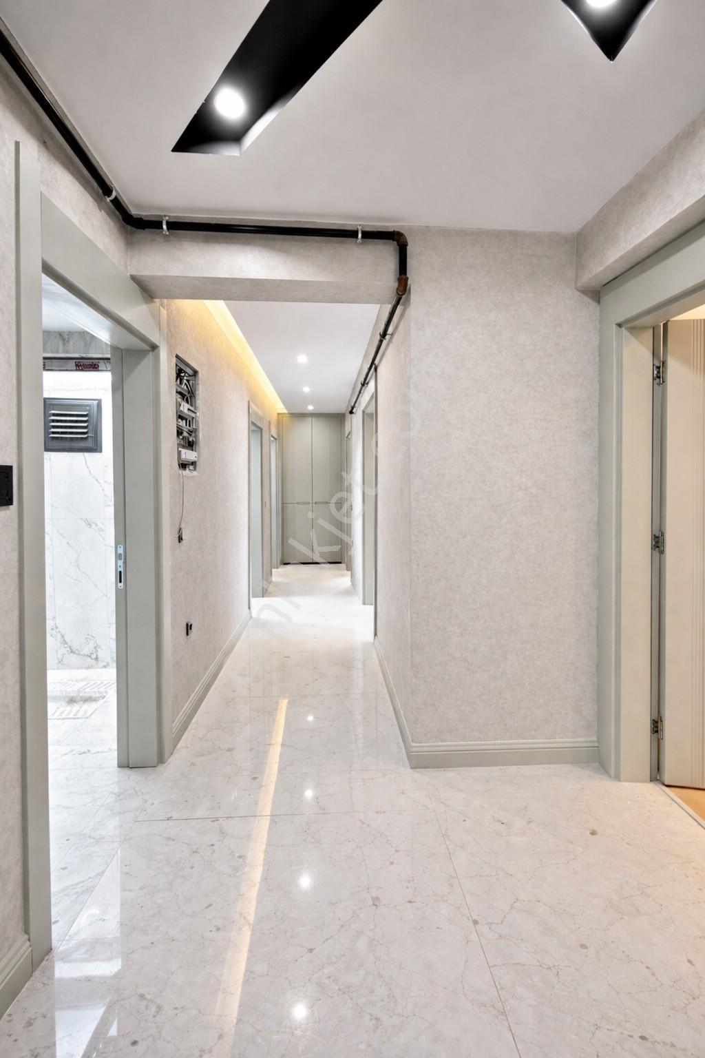 Göktürk'te Akıllı Panjurlu Cam Balkonlu 115 M² Takasa Açık 2.5+1 - Görsel 27