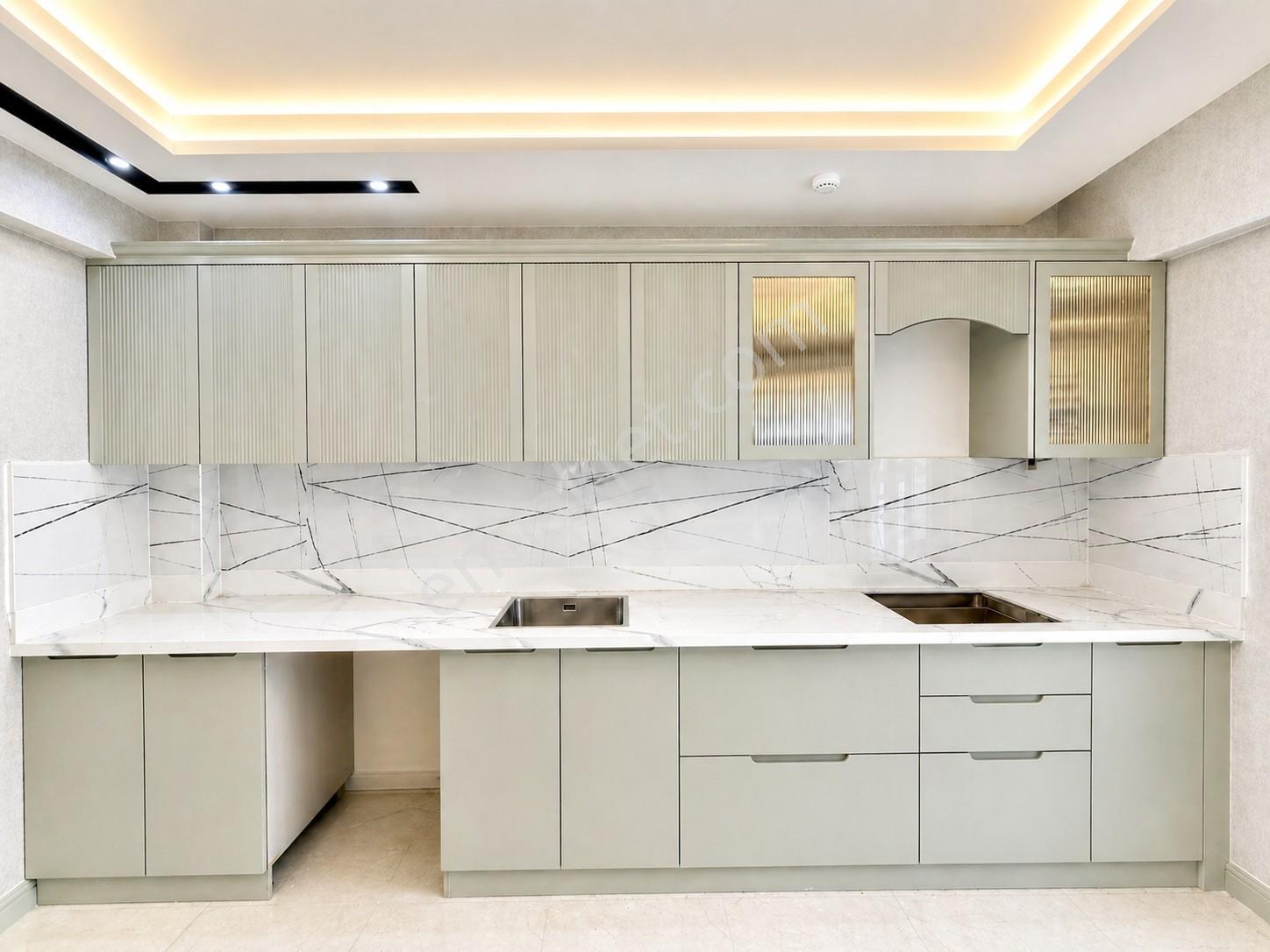 Göktürk'te Akıllı Panjurlu Cam Balkonlu 115 M² Takasa Açık 2.5+1 - Görsel 8