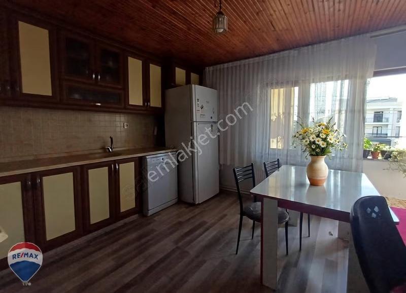 Remax Rıdvan Gedikten 220 M2 Satılık 2 Katlı Müstakil Mülk - Görsel 23