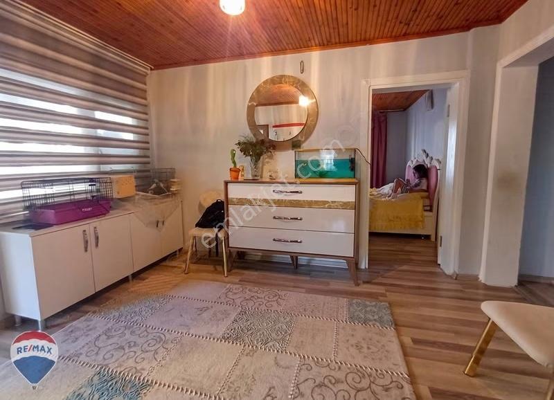 Remax Rıdvan Gedikten 220 M2 Satılık 2 Katlı Müstakil Mülk - Görsel 9