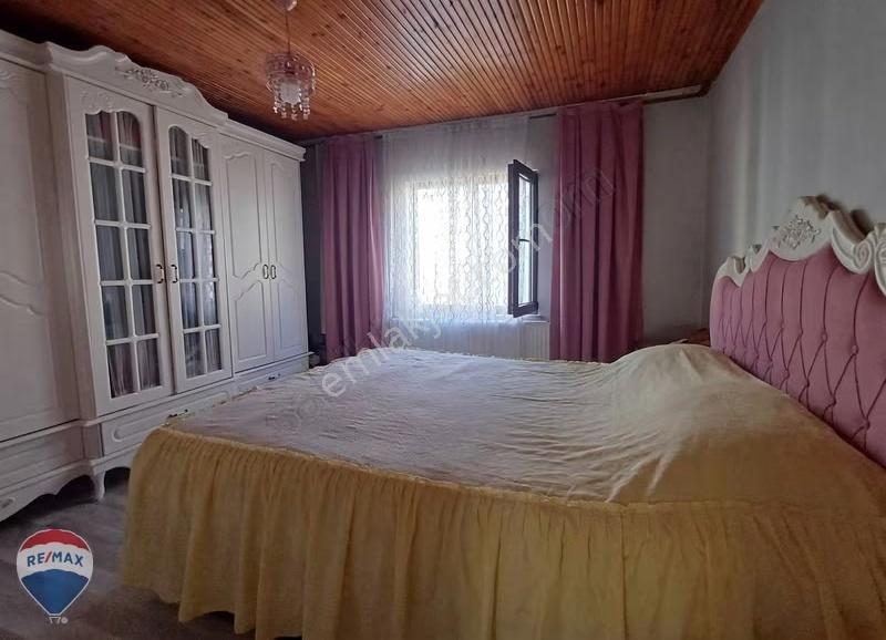 Remax Rıdvan Gedikten 220 M2 Satılık 2 Katlı Müstakil Mülk - Görsel 12