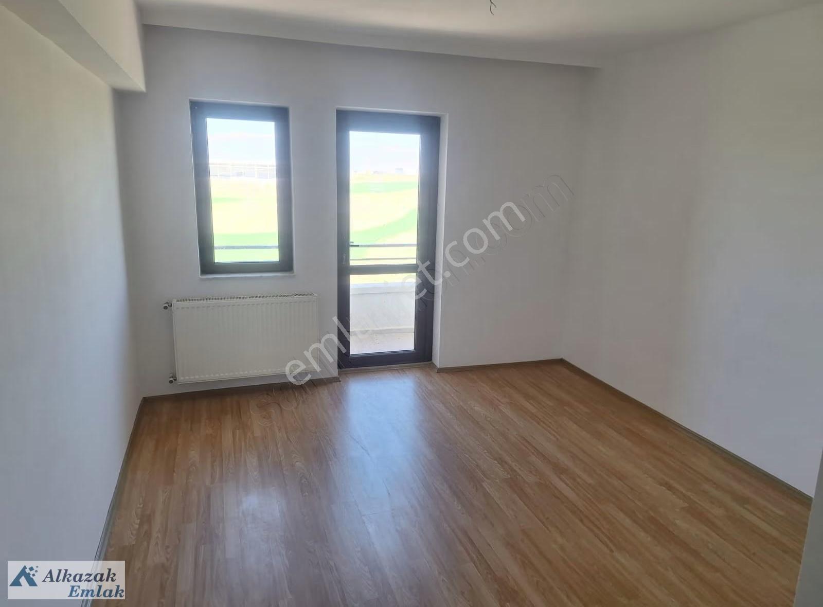 Alcı Mahallesinde Site İçerisinde Satılık 4+1