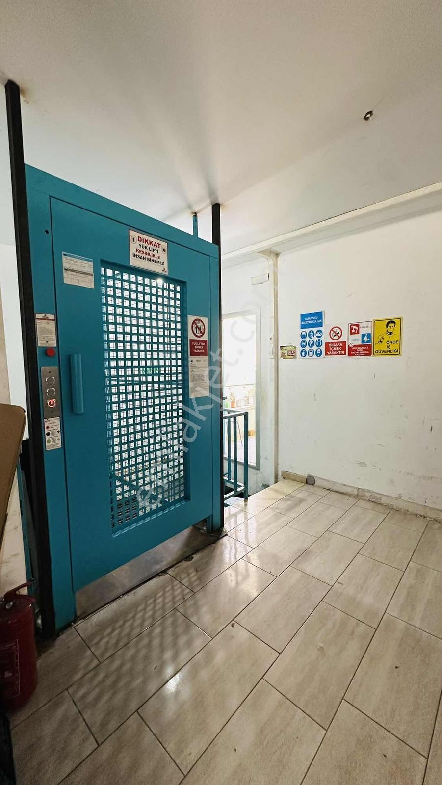 Remax Rabia Saraç Kurumsal Kiracılı 505 M² Köşe Dükkan - Görsel 3