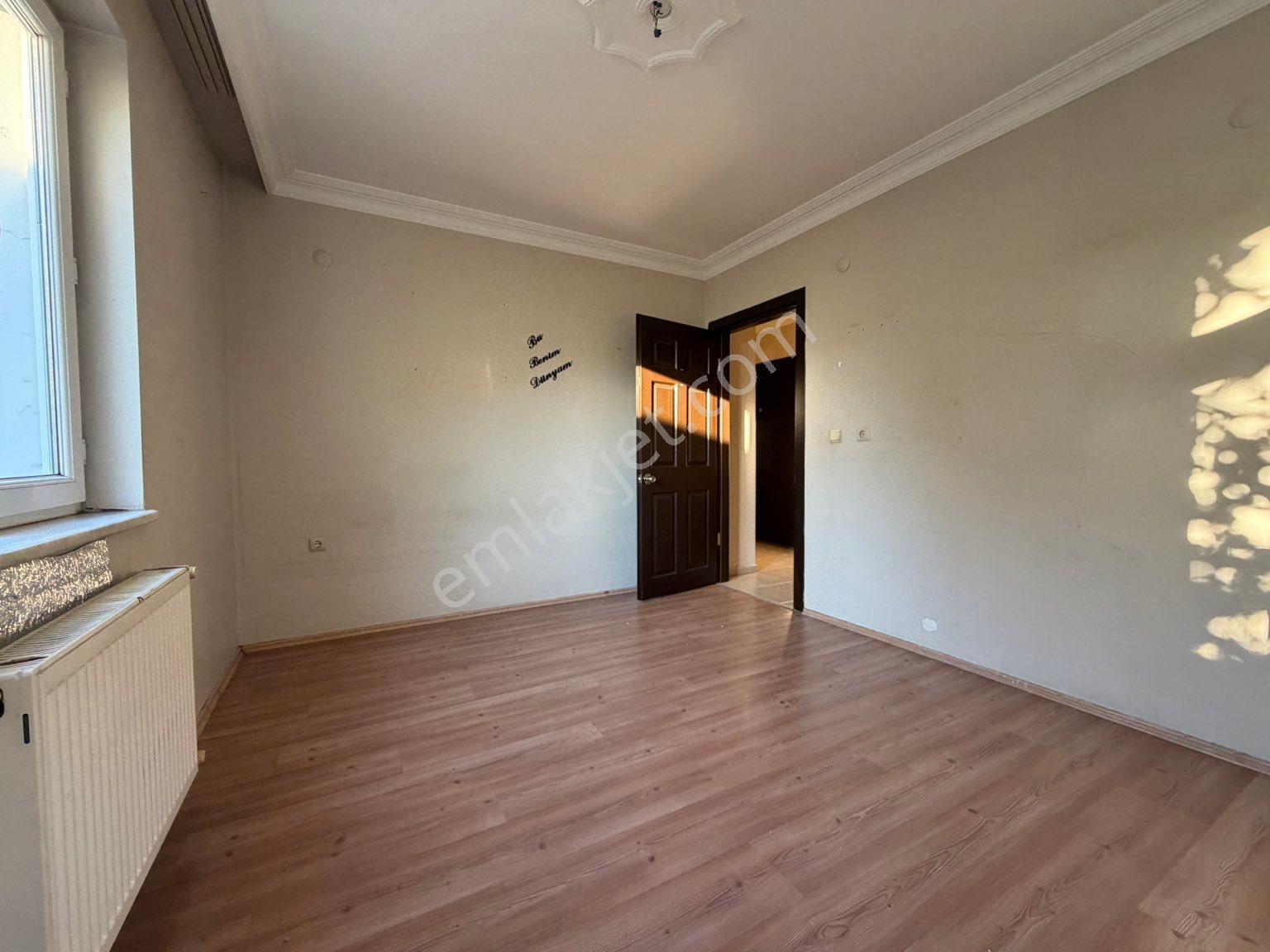 Paşaalanı Mah. Çengel Cadde Üzeri Kiralık Geniş 3+1 - Görsel 23