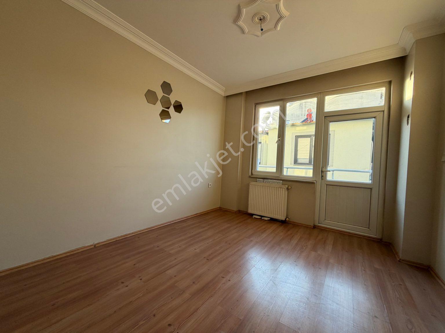 Paşaalanı Mah. Çengel Cadde Üzeri Kiralık Geniş 3+1 - Görsel 15