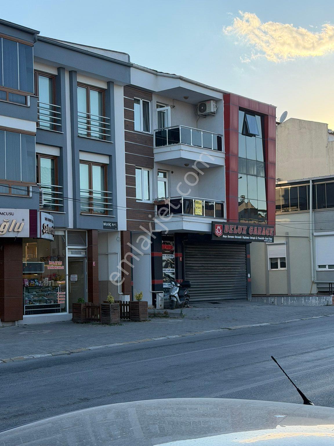 Paşaalanı Mah. Çengel Cadde Üzeri Kiralık Geniş 3+1 - Görsel 3