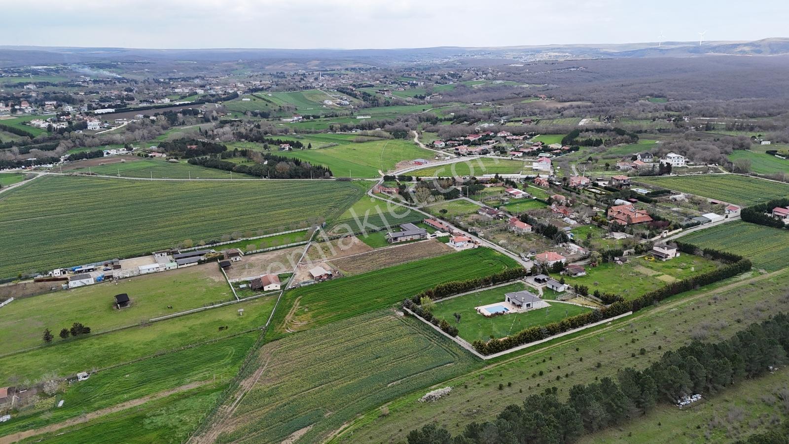 Satılık Çatalca'da 5000 M2 Arsa İçerisinde Havuzlu Çiftlik Evi - Görsel 3