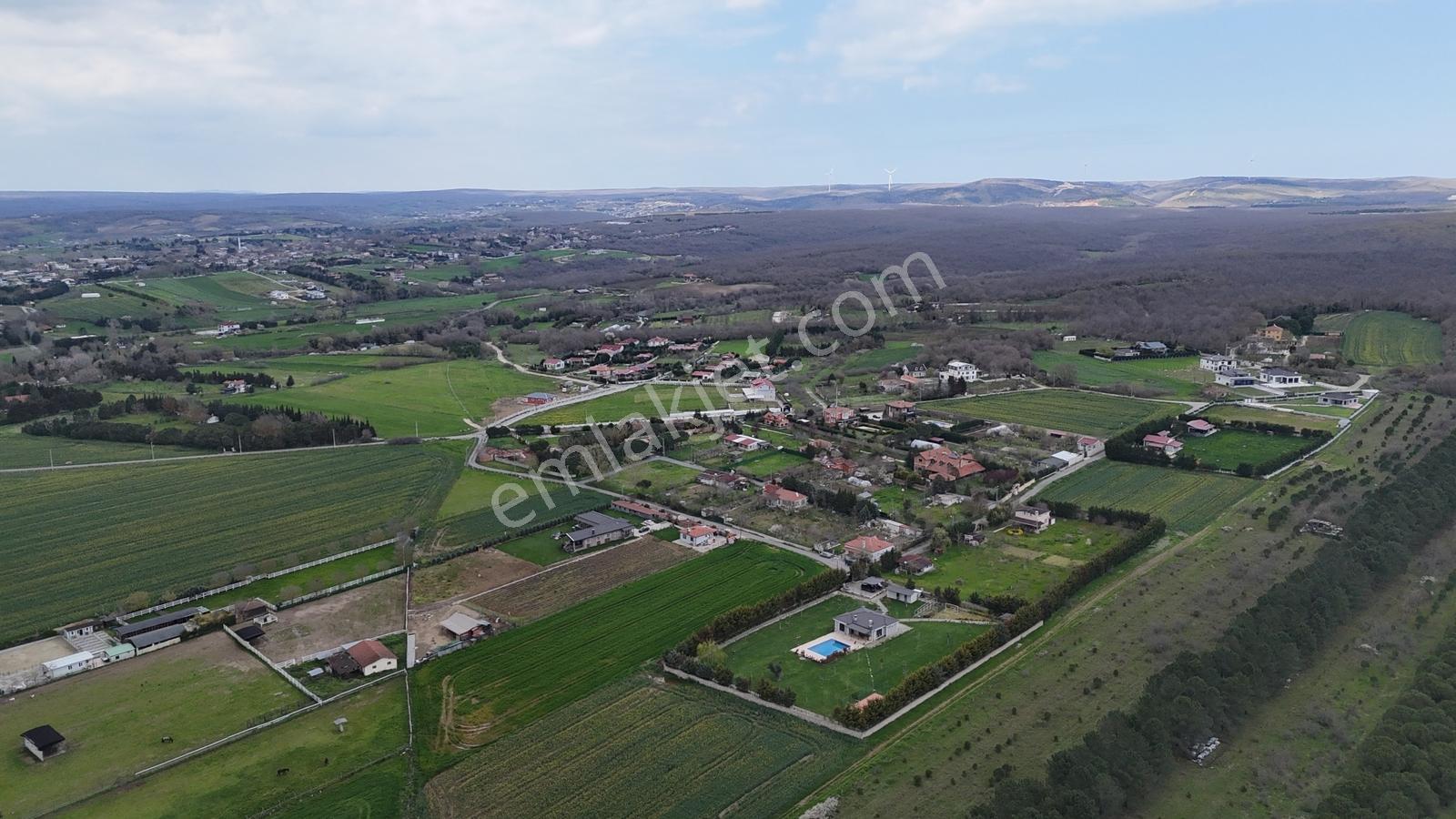 Satılık Çatalca'da 5000 M2 Arsa İçerisinde Havuzlu Çiftlik Evi - Görsel 8