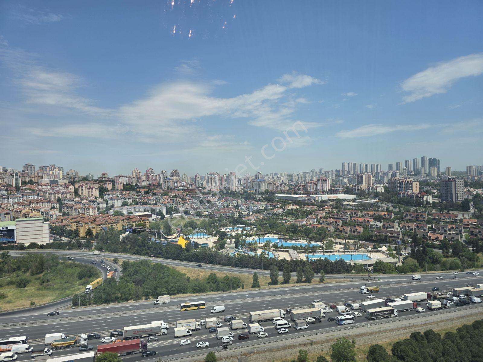 Bahçeşehir Göl Panaroma Evleri Nde 3+1 Satılık Daire
