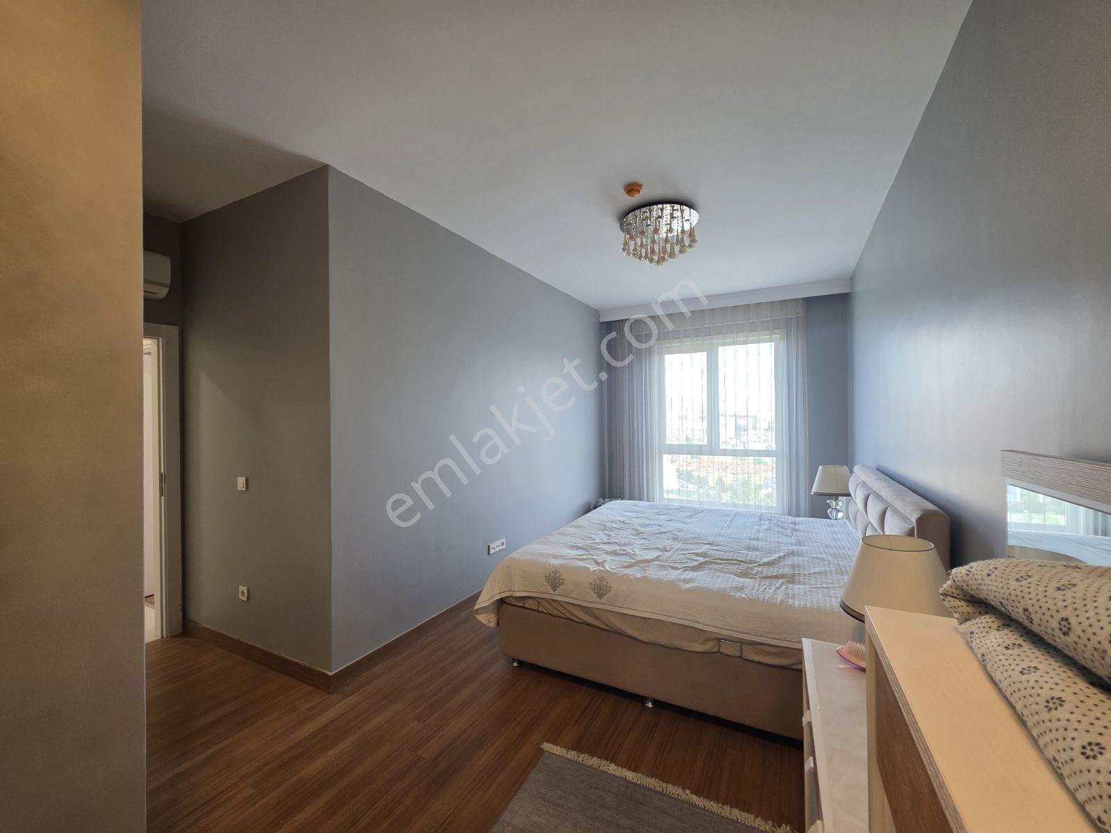Bahçeşehir Göl Panaroma Evleri Nde 3+1 Satılık Daire - Görsel 3