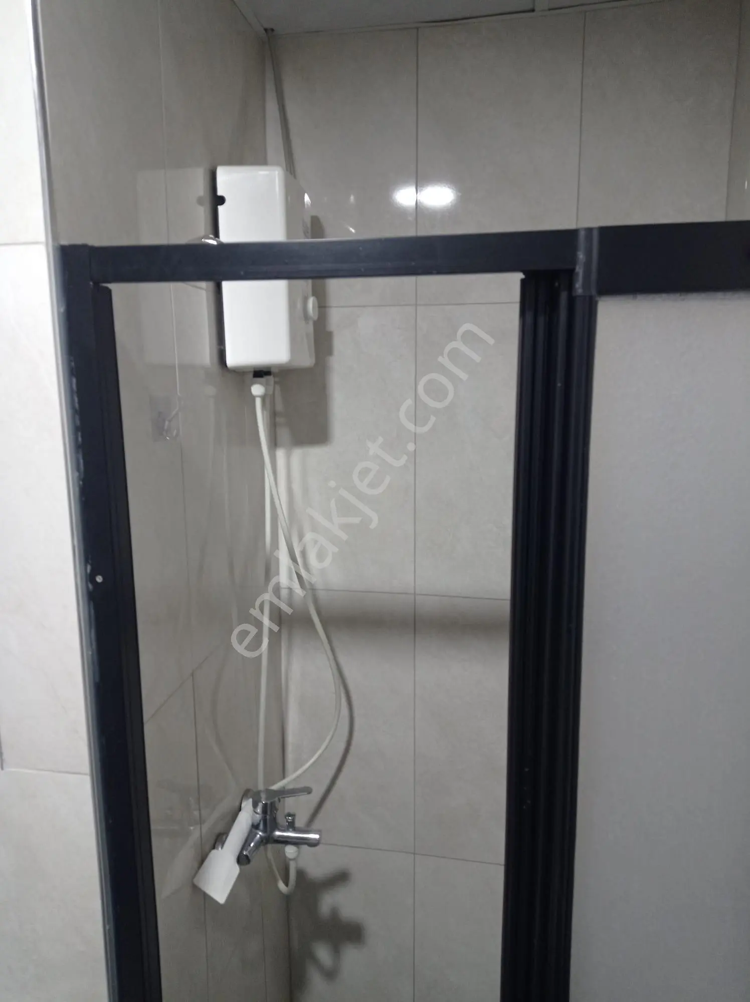 Adana Sarıçamda Gültepede Caddeye Yakın Canlı Lokasyonda Eşyalı 1+1 Kiralık Fırsat Daire - Görsel 5