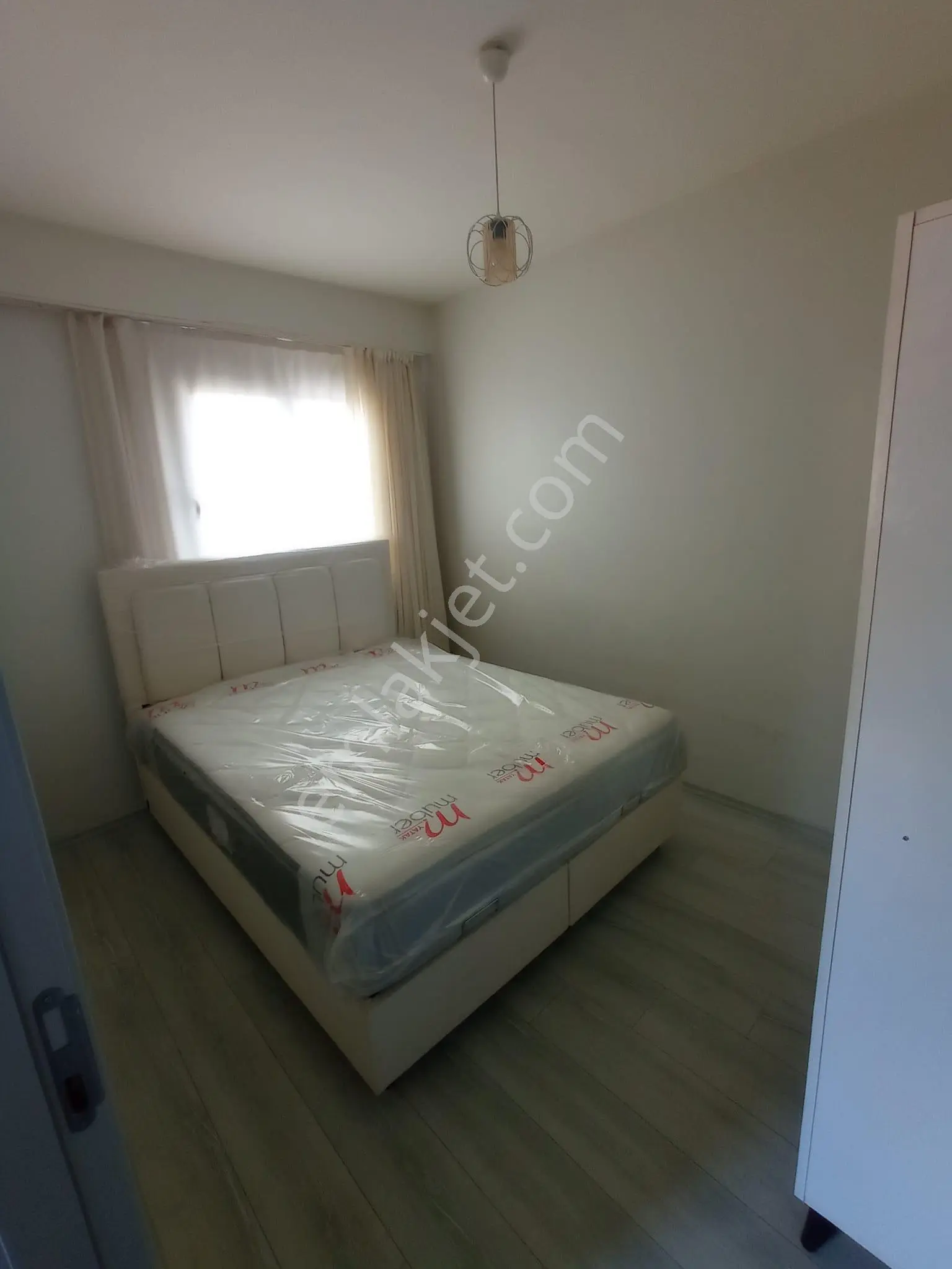 Adana Sarıçamda Gültepede Caddeye Yakın Canlı Lokasyonda Eşyalı 1+1 Kiralık Fırsat Daire - Görsel 4