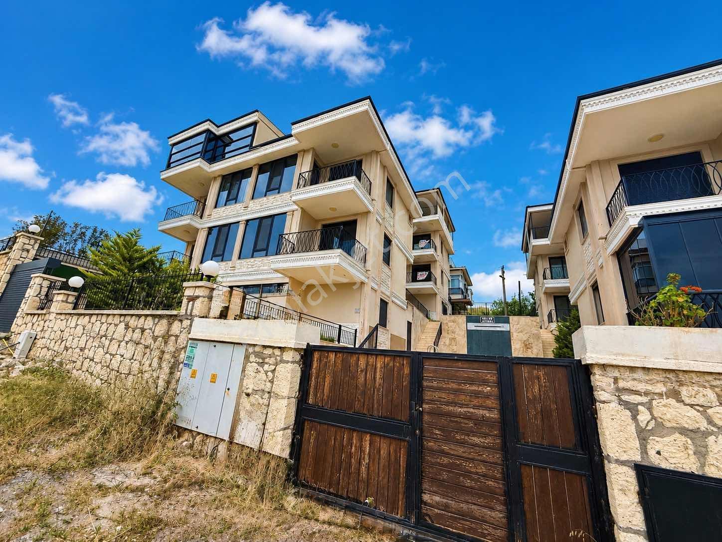 Rw Akar'dan Seferihisar Akarca'da Deniz Manz. 2+2 Satılık Villa