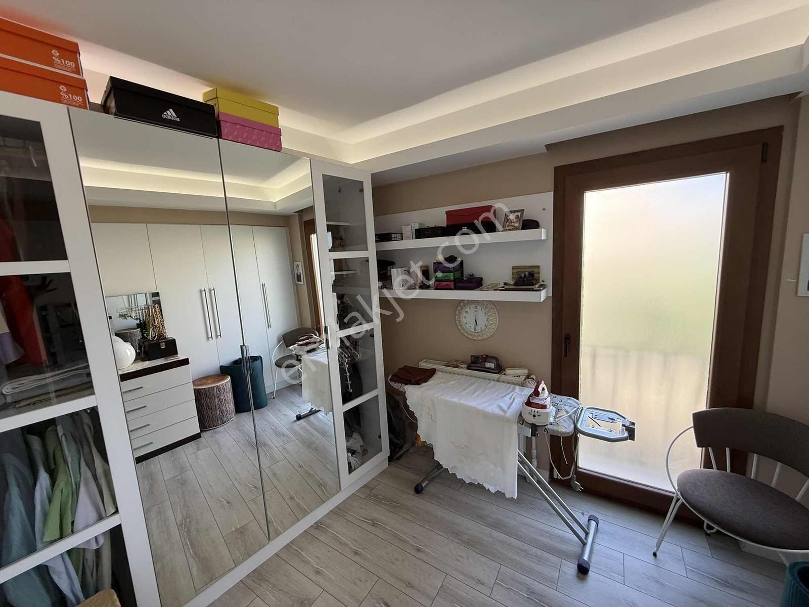 Rw Akar'dan Urla Zeytinalanı Müstakil Bakımlı Huzurlu 3+2 Villa - Görsel 13