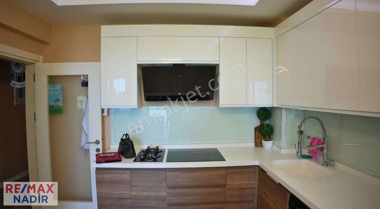 Remax'ten Mimari Dokunuşlu, Şömine Detaylı, Deniz Man Lüks 4+1 - Görsel 19