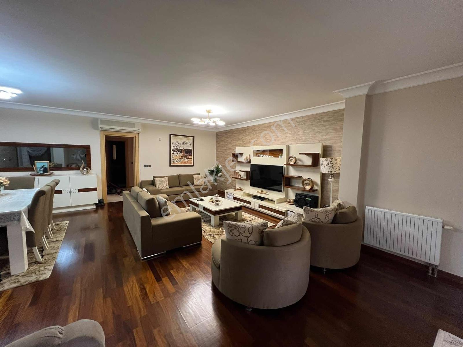 Bahçeşehir Spradon Evleri Satılık 6+2 Köşe Villa - Görsel 24
