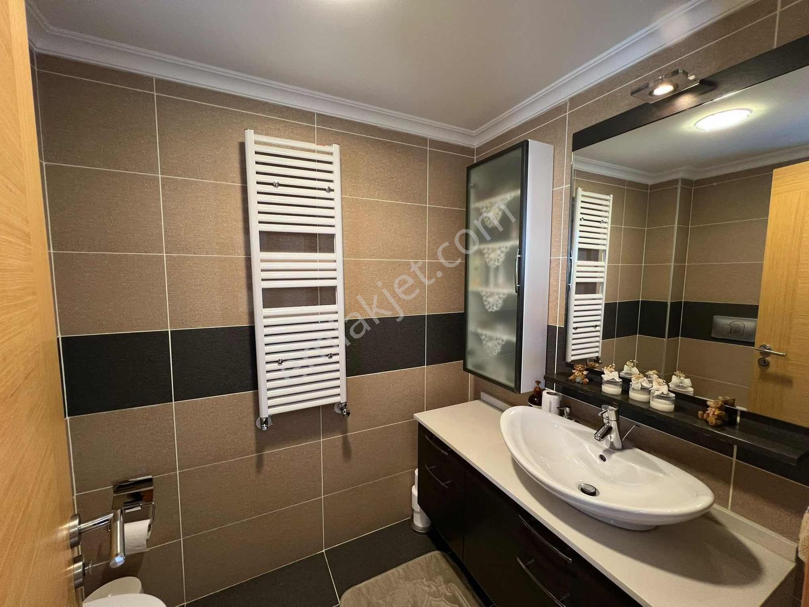 Bahçeşehir Spradon Evleri Satılık 6+2 Köşe Villa - Görsel 15