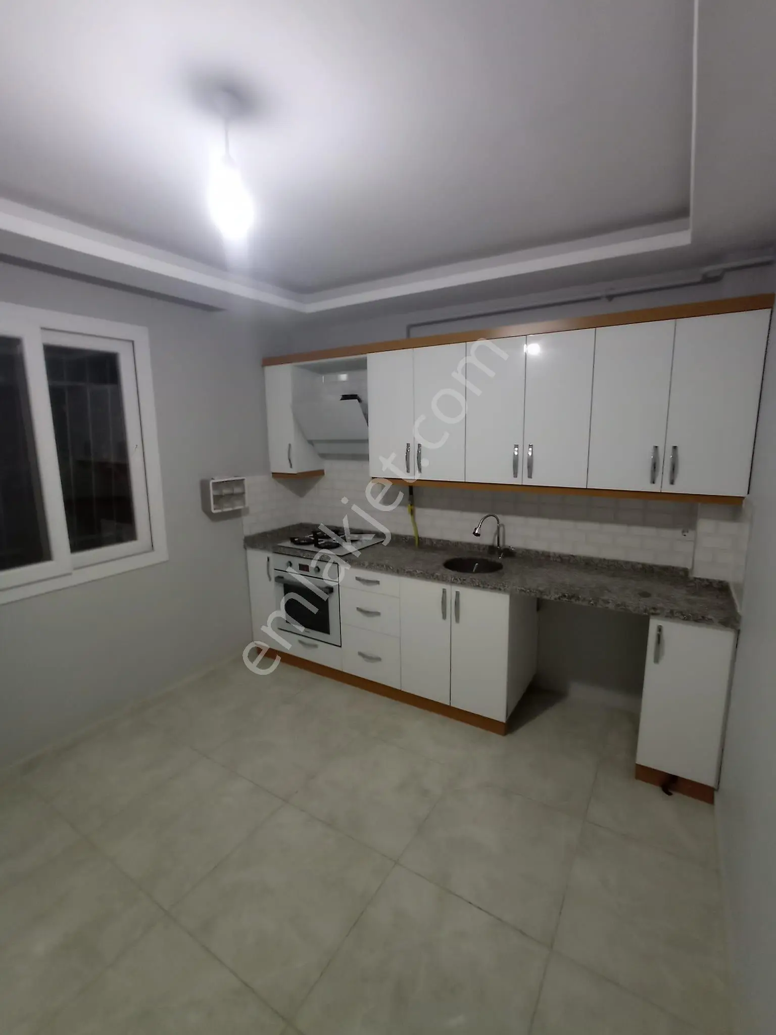 Adana Sarıçam Elifsu Mahallesinde Sarıçam Belediye Emniyete Yakın Konumda 2+1 Kombili Kiralık