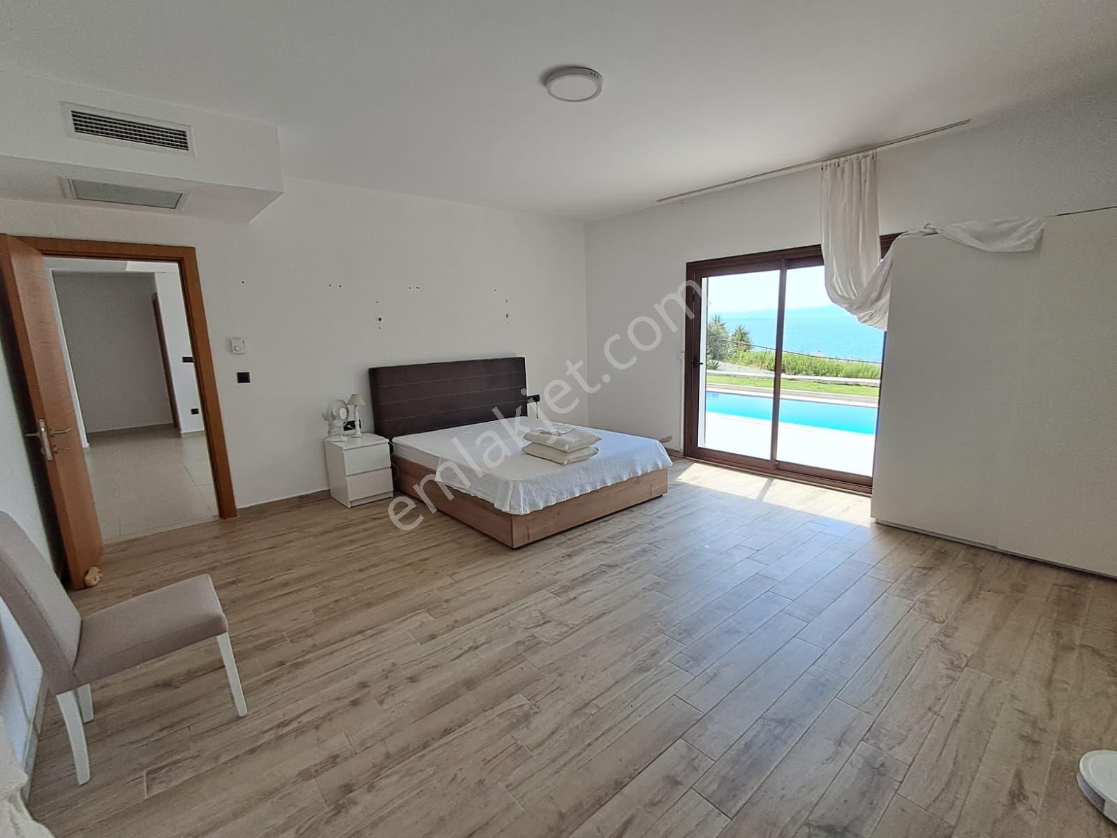 Rw Akar'dan Muhteşem Konumda Sakız Adası'na Nazır Kiralık Villa - Görsel 22