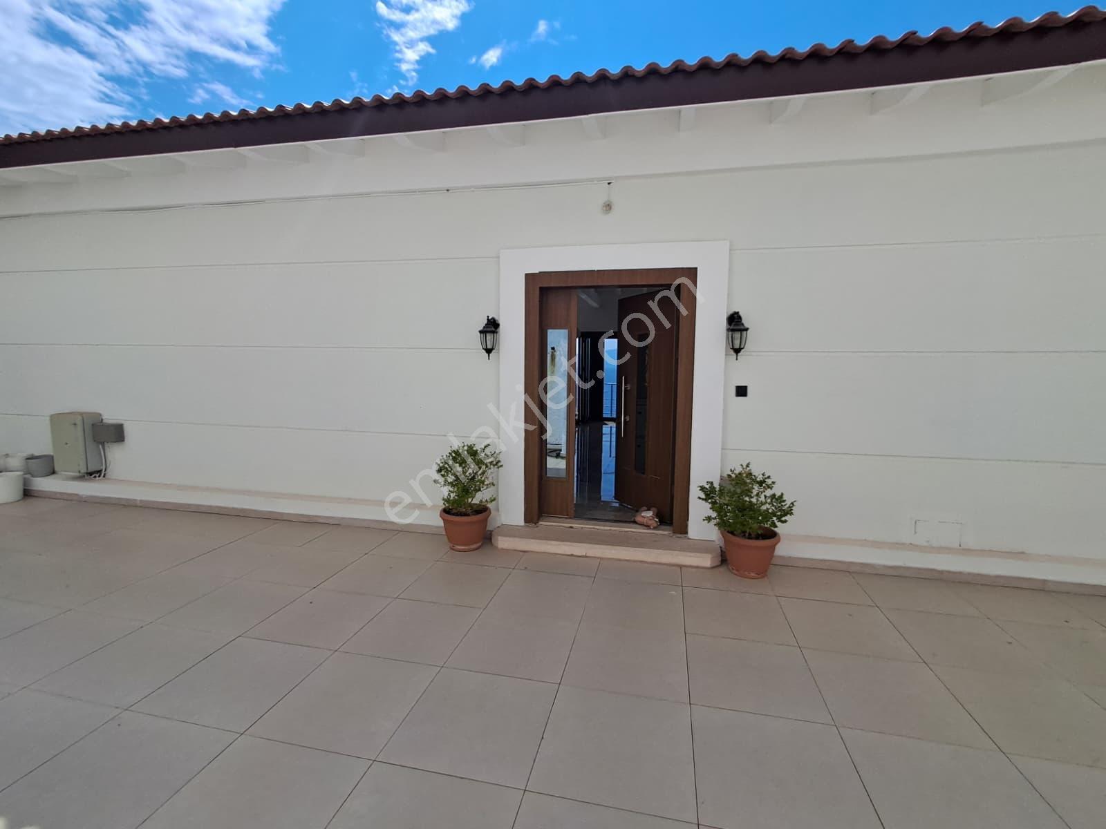 Rw Akar'dan Muhteşem Konumda Sakız Adası'na Nazır Kiralık Villa - Görsel 33