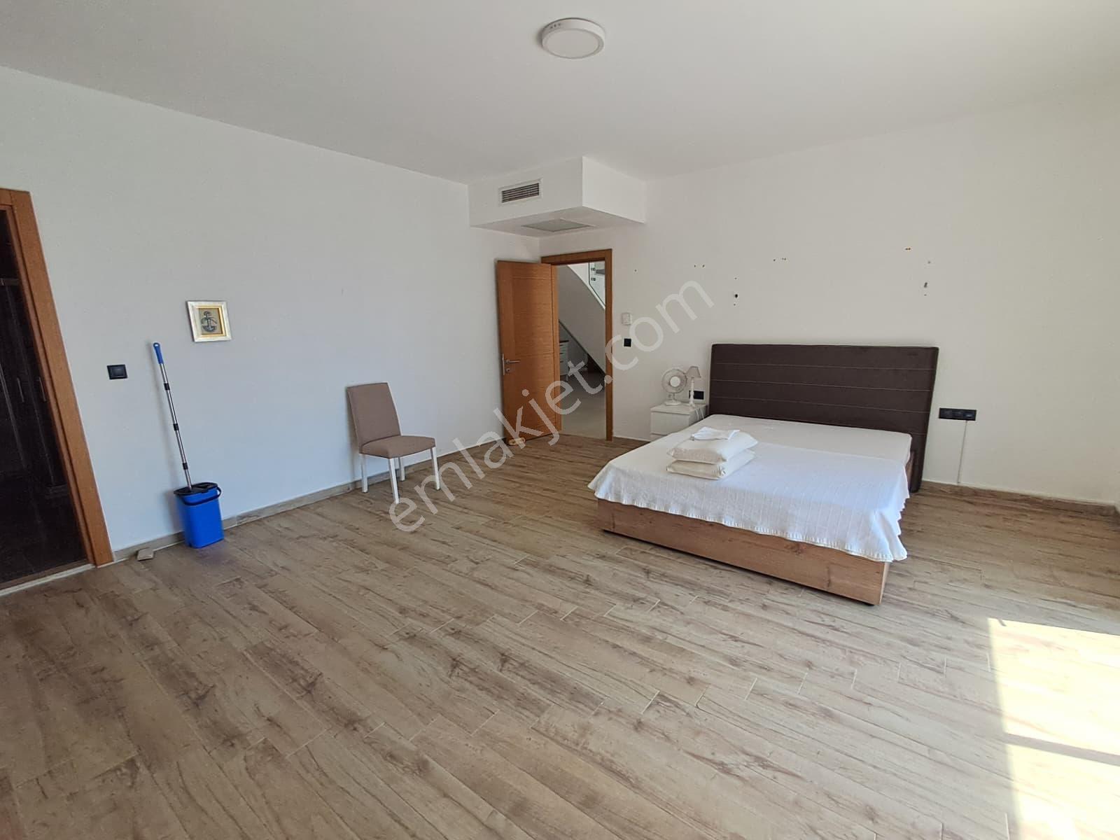 Rw Akar'dan Muhteşem Konumda Sakız Adası'na Nazır Kiralık Villa - Görsel 10
