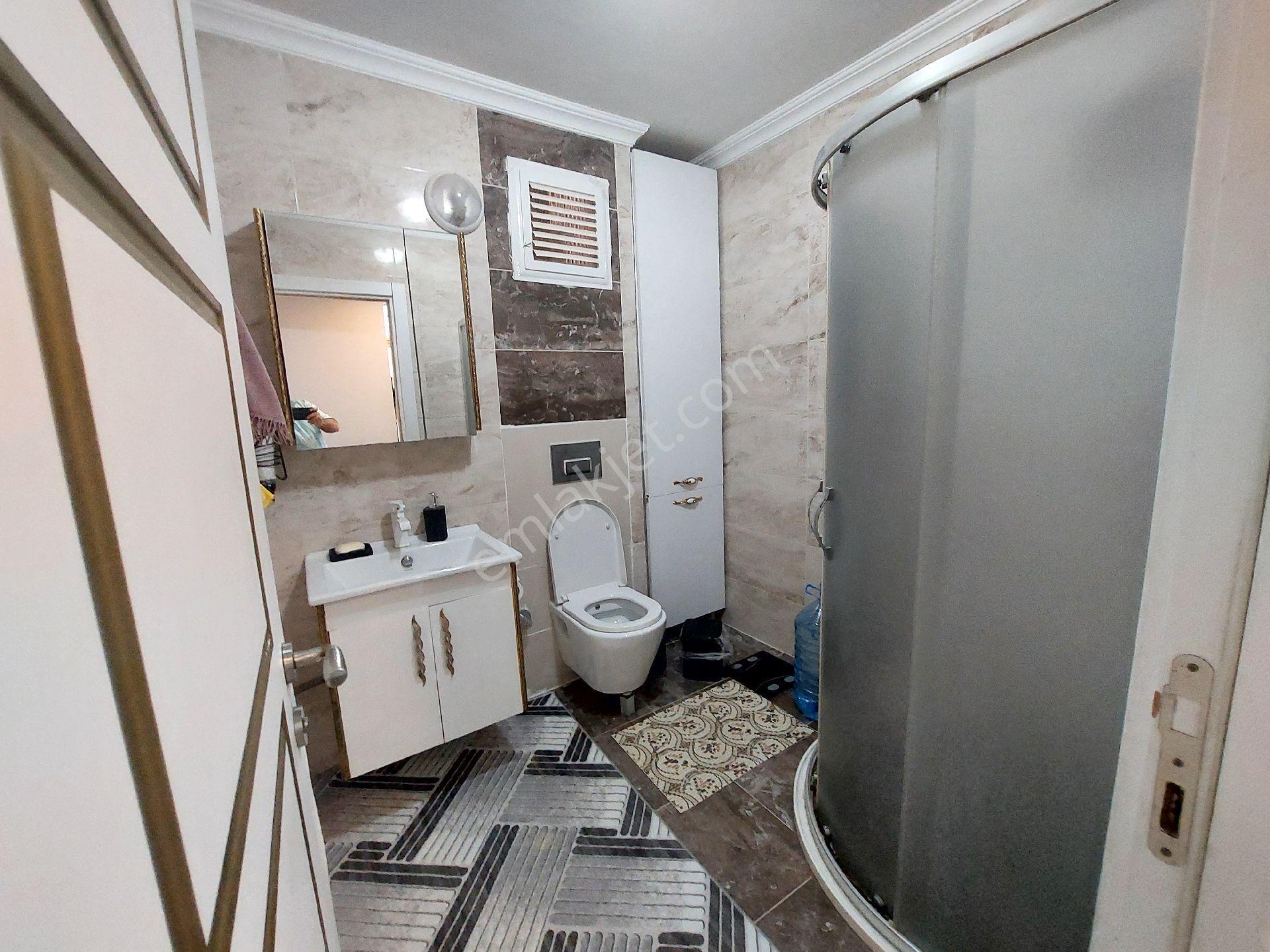 Gaziosmanpaşa Küçükköy Yeni Mah Acil Satılık Birinci Kat Balkonlu 2+1 95 M2 - Görsel 21