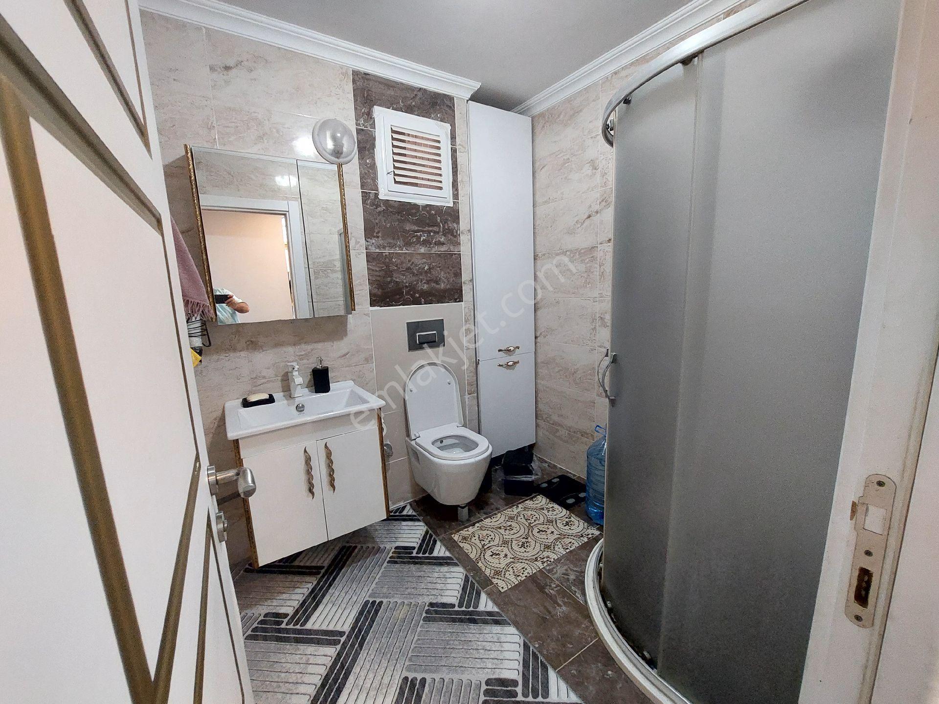 Gaziosmanpaşa Küçükköy Yeni Mah Acil Satılık Birinci Kat Balkonlu 2+1 95 M2 - Görsel 20