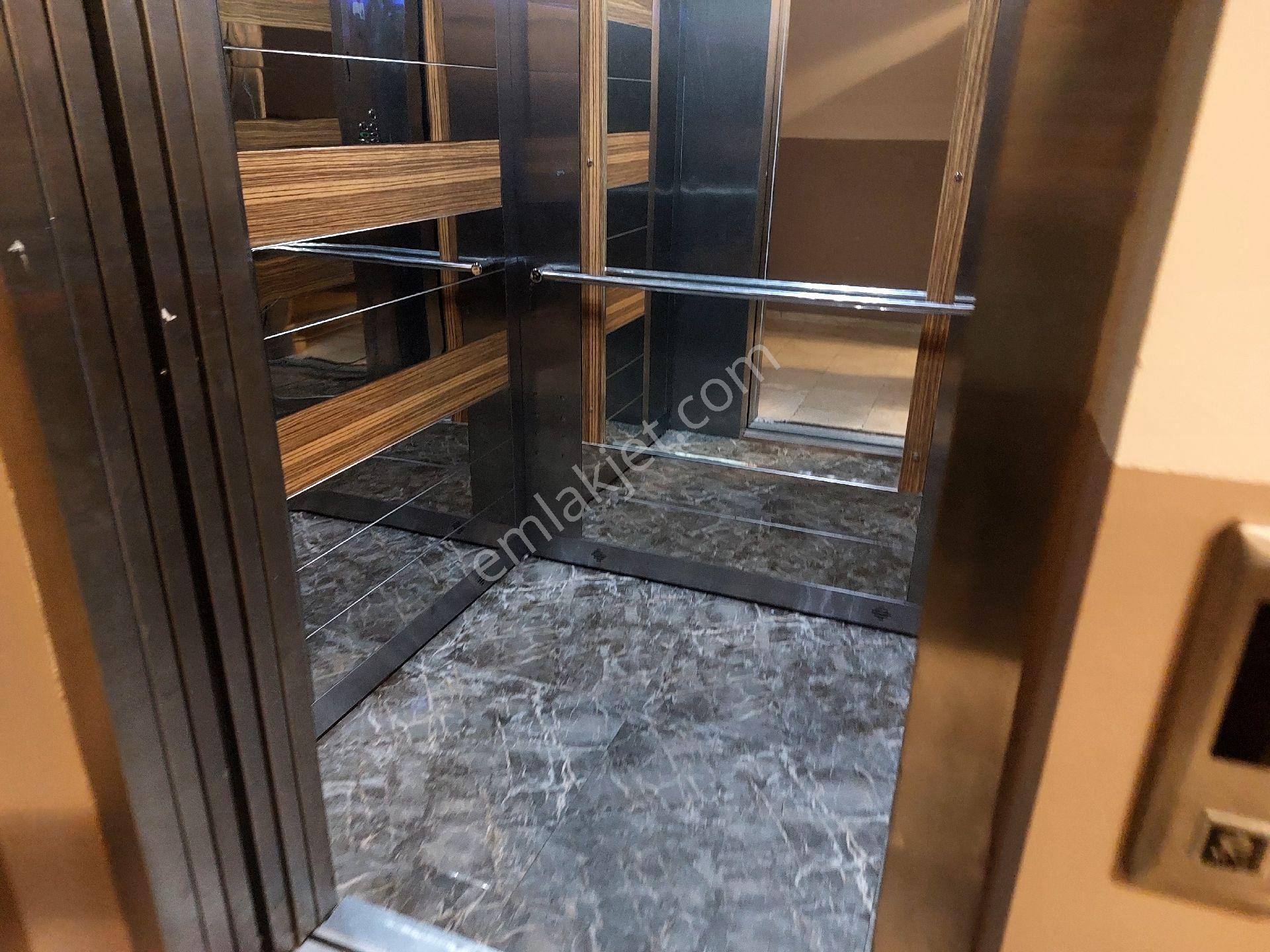 Gaziosmanpaşa Küçükköy Yeni Mah Acil Satılık Birinci Kat Balkonlu 2+1 95 M2 - Görsel 26