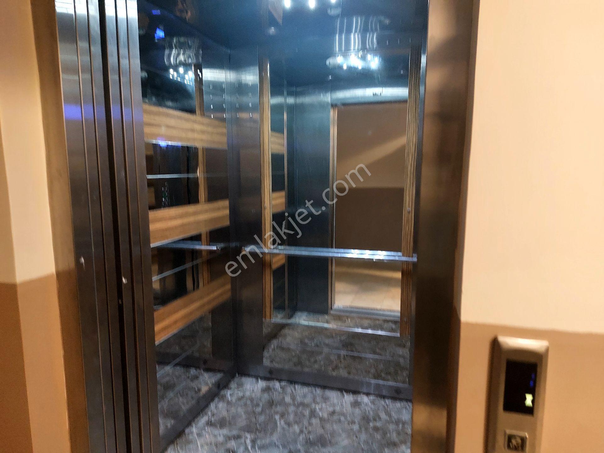 Gaziosmanpaşa Küçükköy Yeni Mah Acil Satılık Birinci Kat Balkonlu 2+1 95 M2 - Görsel 25