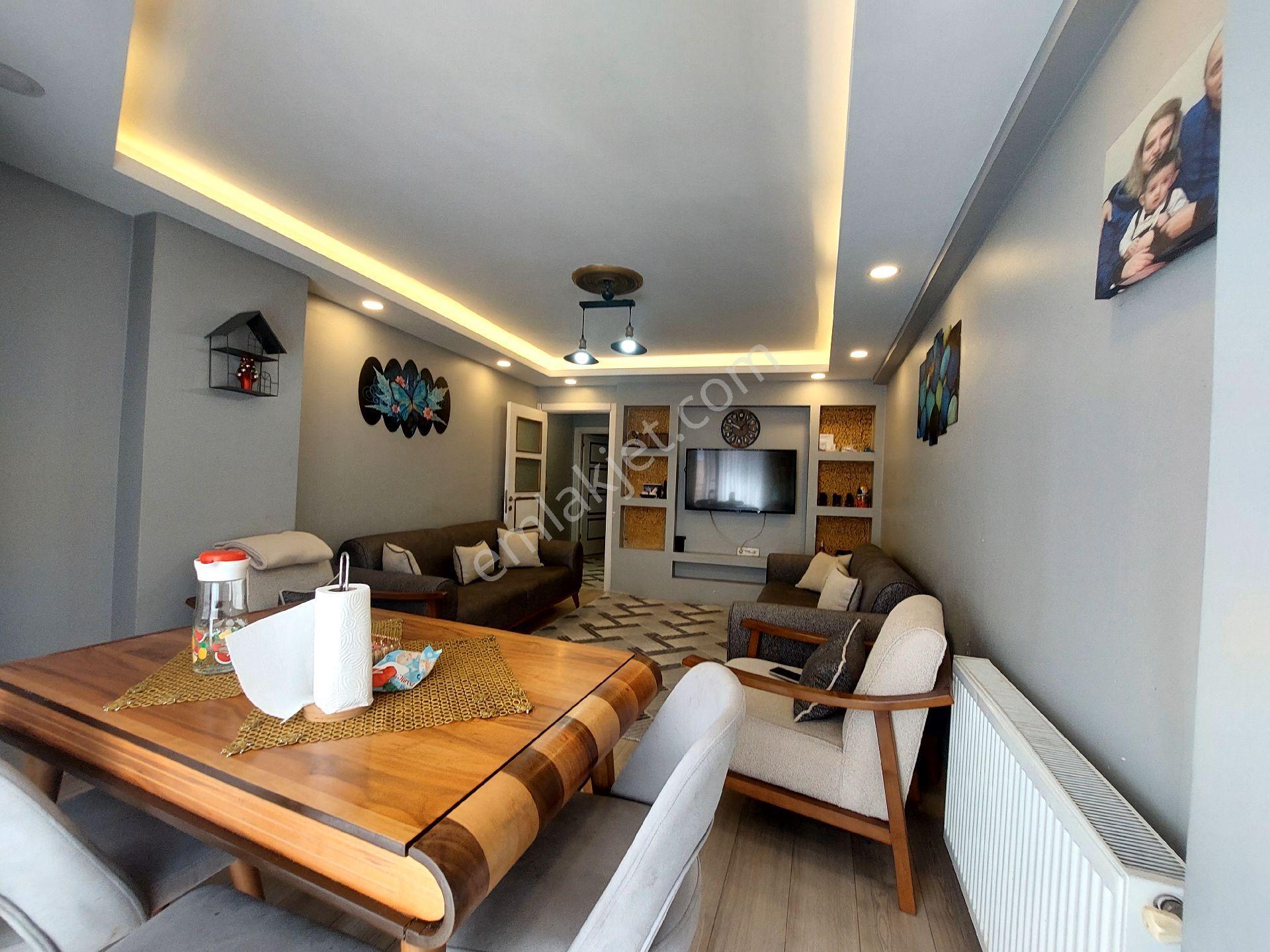 Gaziosmanpaşa Küçükköy Yeni Mah Acil Satılık Birinci Kat Balkonlu 2+1 95 M2 - Görsel 3