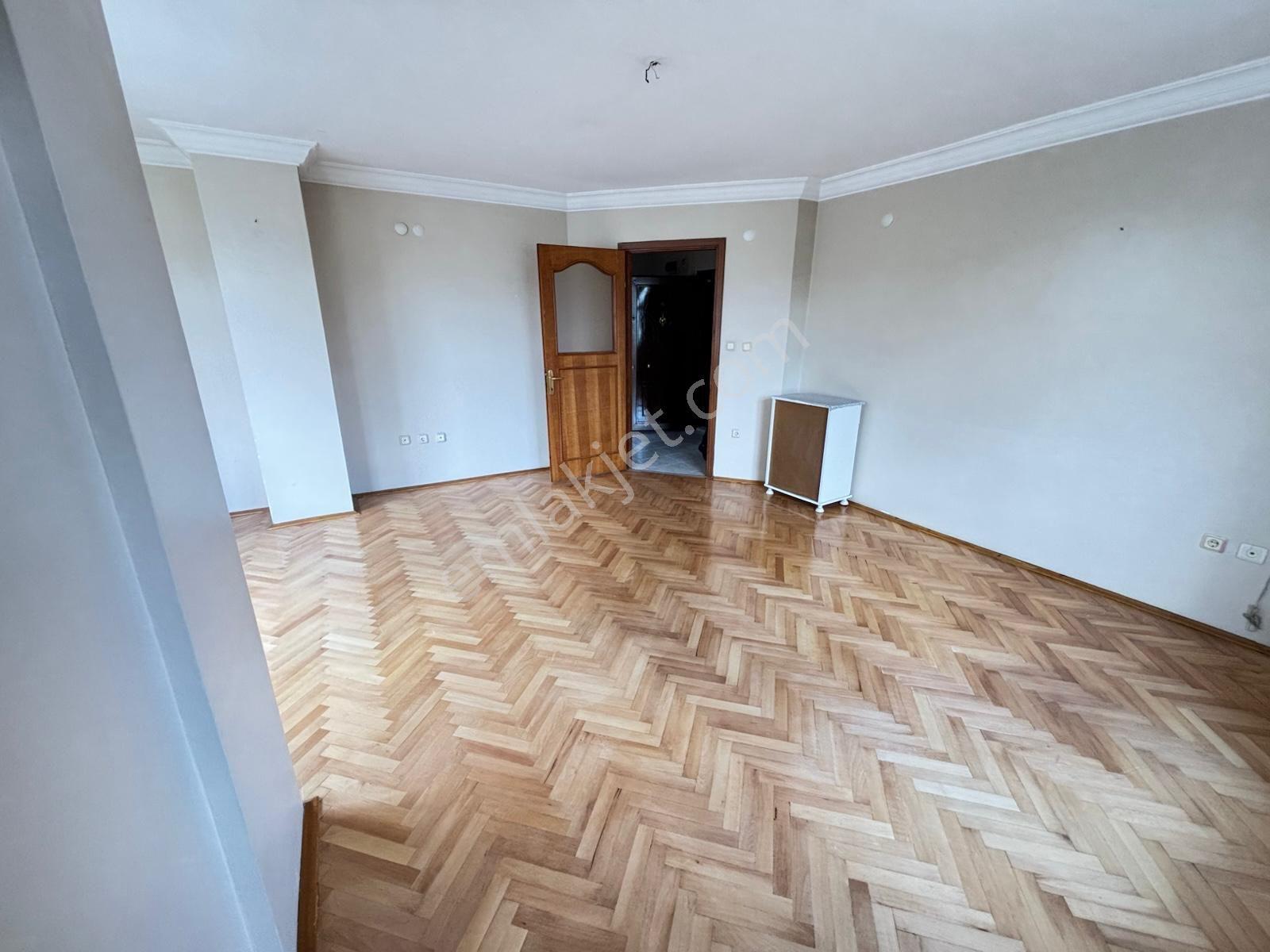 F-l Den Bulgurlu Cumhuriyet Te Arakat 120m2 Asansörlü 3+1 - Görsel 12